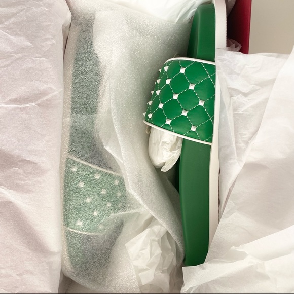 Valentino Garavani Rockstud Quilted Green Leather Sandals SZ 6 - Picture 2 of 10